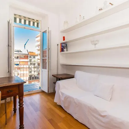 Pozzo Strada Bright - With Balconies Apartment *