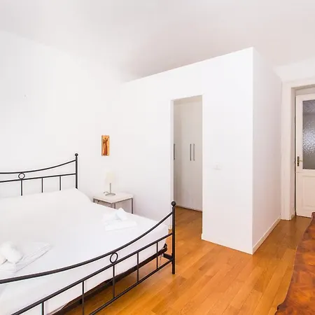 Apartment Pozzo Strada Bright - With Balconies